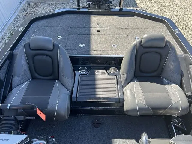 Slide: The Image of Ranger Boats Z520C Ranger Cup Equipped 2020 - 18