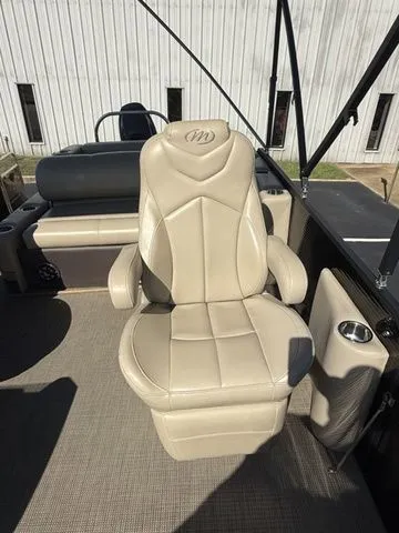 Slide: The Image of Manitou SL 25 Encore SHP 373 2021 - 6