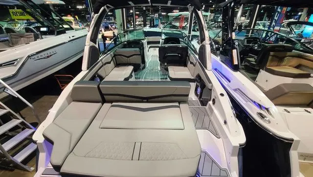 Slide: The Image of Monterey 278SS Super Sport 2025 - 11