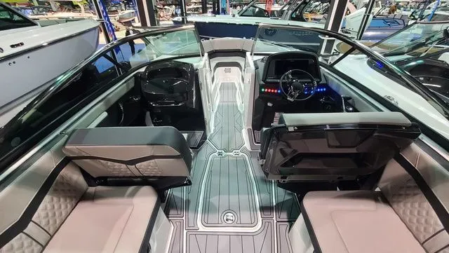 Slide: The Image of Monterey 278SS Super Sport 2025 - 4