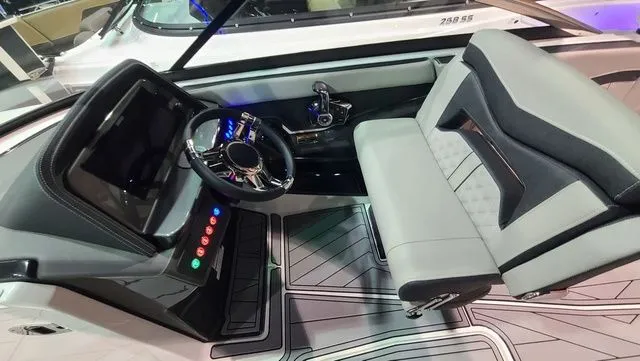 Slide: The Image of Monterey 278SS Super Sport 2025 - 6