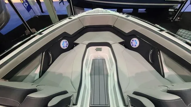 Slide: The Image of Monterey 278SS Super Sport 2025 - 8