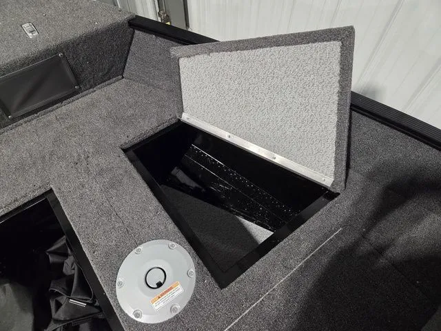 Slide: The Image of Lund 1650 Angler SS 2026 - 17