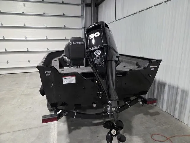 Slide: The Image of Lund 1650 Angler SS 2026 - 3