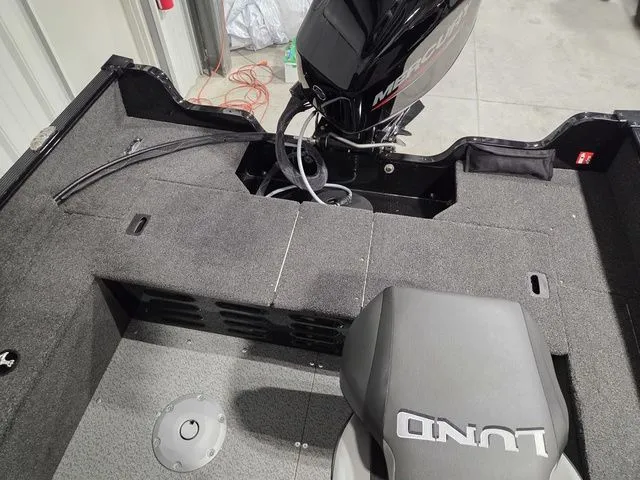 Slide: The Image of Lund 1650 Angler SS 2026 - 5