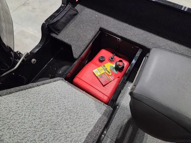 Slide: The Image of Lund 1650 Angler SS 2026 - 7