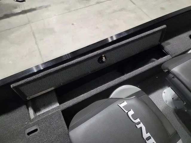 Slide: The Image of Lund 1650 Angler SS 2026 - 9