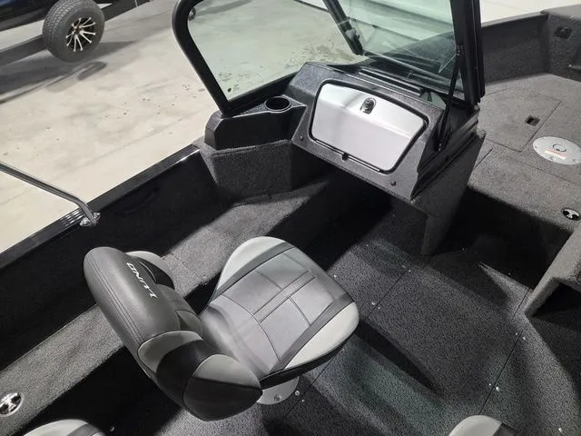 Slide: The Image of Lund 1650 Rebel XL Sport 2026 - 10