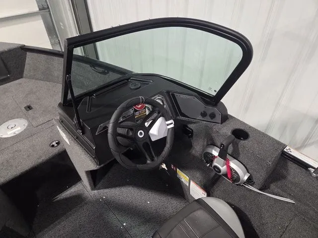 Slide: The Image of Lund 1650 Rebel XL Sport 2026 - 12