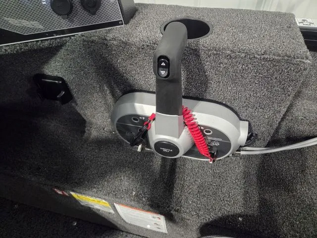 Slide: The Image of Lund 1650 Rebel XL Sport 2026 - 14