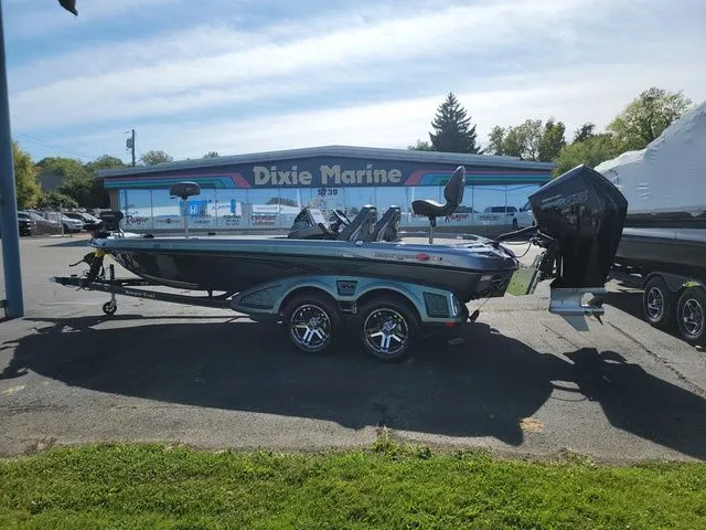 Slide: The Image of Ranger Z520R 2026 - 12