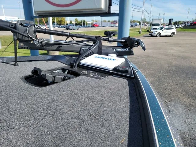 Slide: The Image of Ranger Z520R 2026 - 7