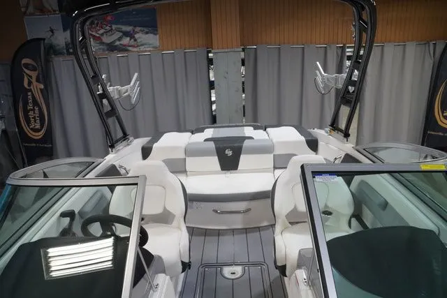 Slide: The Image of Chaparral 21 Surf 2022 - 14