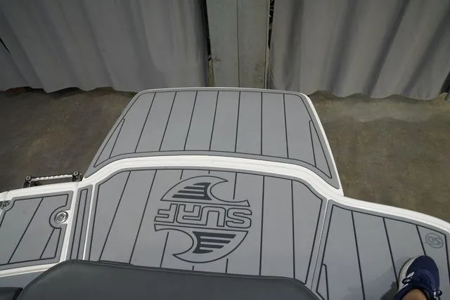 Slide: The Image of Chaparral 21 Surf 2022 - 28