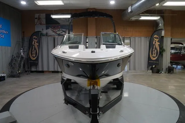 Slide: The Image of Chaparral 21 Surf 2022 - 3