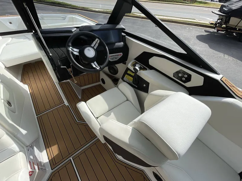 Slide: The Image of Nautique Super Air Nautique S23 2026 - 16
