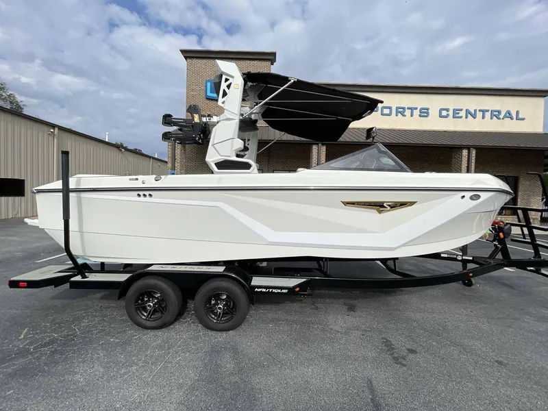 Slide: The Image of Nautique Super Air Nautique S23 2026 - 17