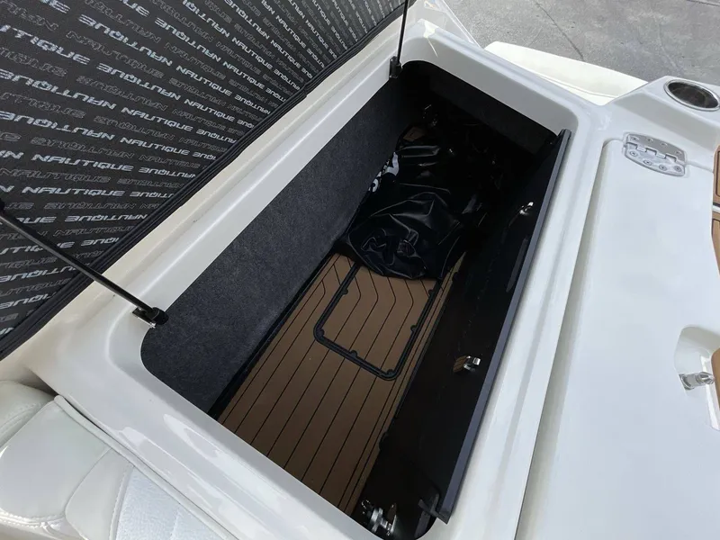 Slide: The Image of Nautique Super Air Nautique S23 2026 - 24