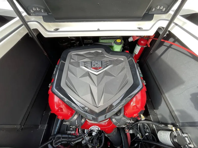 Slide: The Image of Nautique Super Air Nautique S23 2026 - 32