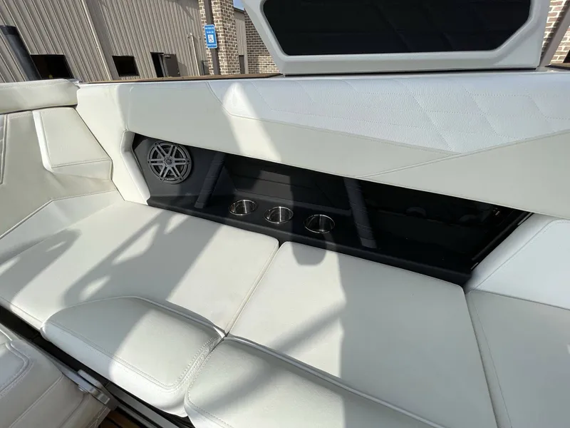 Slide: The Image of Nautique Super Air Nautique S23 2026 - 33