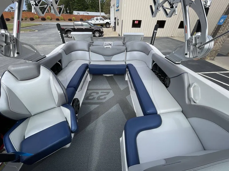 Slide: The Image of MasterCraft X23 2016 - 13