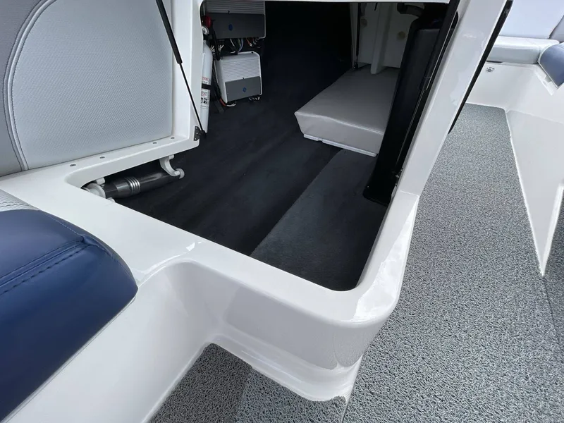 Slide: The Image of MasterCraft X23 2016 - 21