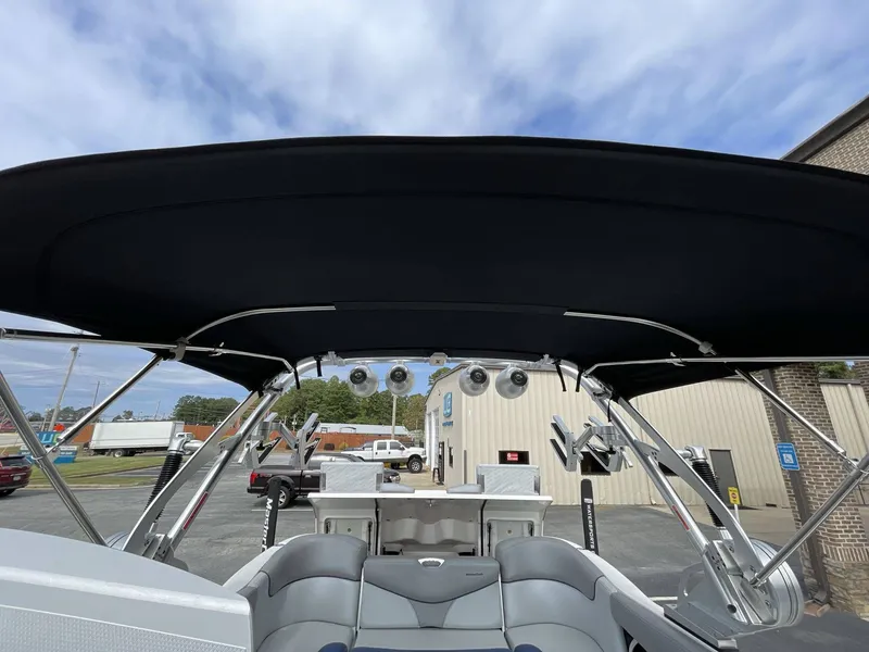 Slide: The Image of MasterCraft X23 2016 - 25