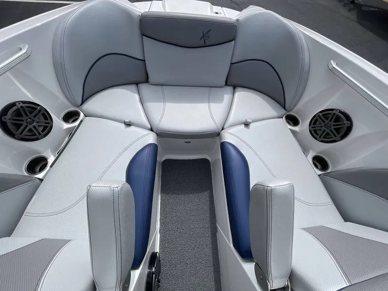 Slide: The Image of MasterCraft X23 2016 - 27