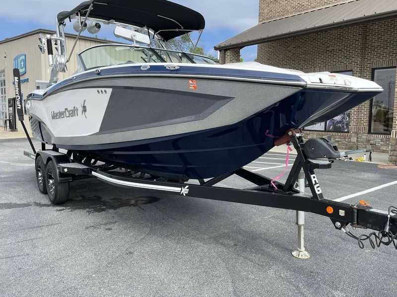 Slide: The Image of MasterCraft X23 2016 - 28