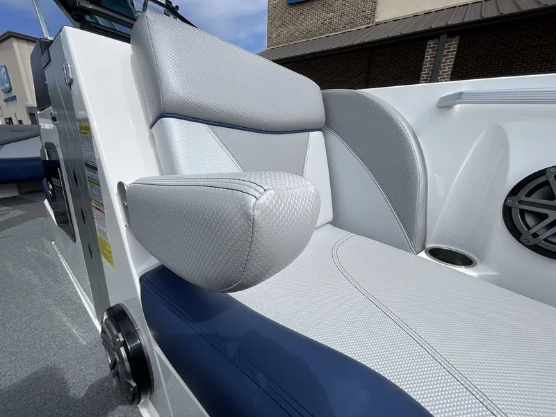 Slide: The Image of MasterCraft X23 2016 - 34