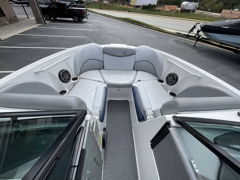 Slide: The Image of MasterCraft X23 2016 - 37