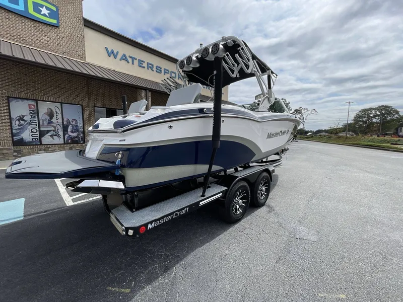 Slide: The Image of MasterCraft X23 2016 - 6