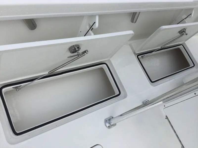 Slide: The Image of Pair Customs 21 Center Console MV 2026 - 15