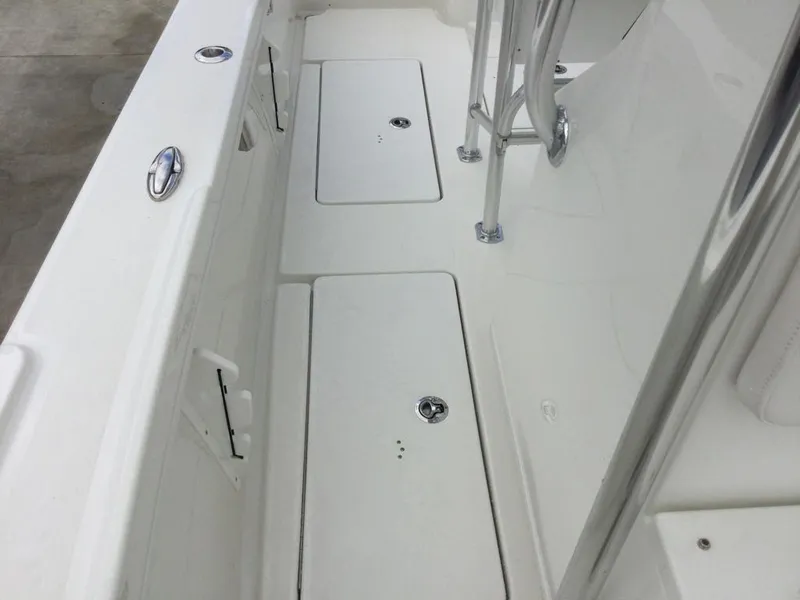 Slide: The Image of Pair Customs 21 Center Console MV 2026 - 19