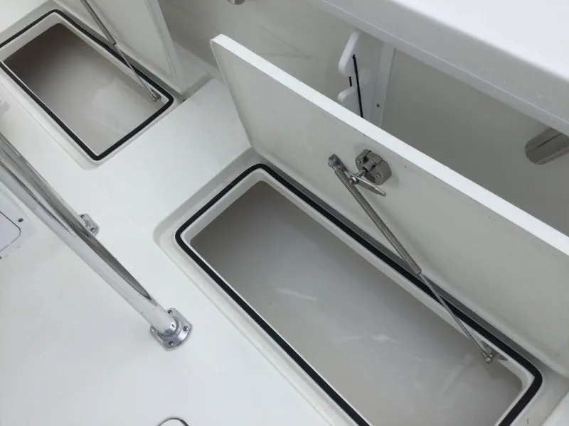 Slide: The Image of Pair Customs 21 Center Console MV 2026 - 31