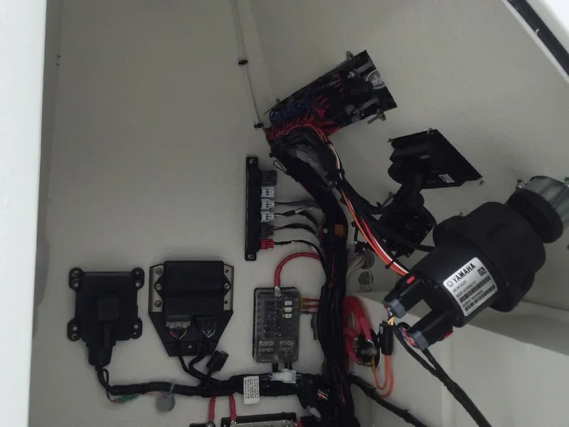 Slide: The Image of Pair Customs 21MV Center Console 2026 - 11