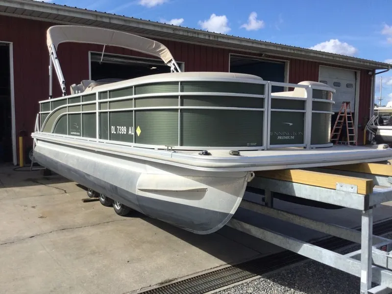 Slide: The Image of Bennington 22 SSX DG S/EM Y 2018 - 1