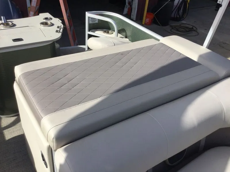 Slide: The Image of Bennington 22 SSX DG S/EM Y 2018 - 14