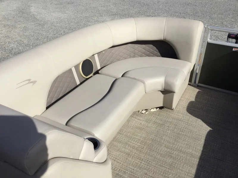 Slide: The Image of Bennington 22 SSX DG S/EM Y 2018 - 17