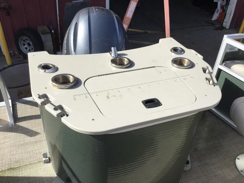 Slide: The Image of Bennington 22 SSX DG S/EM Y 2018 - 4