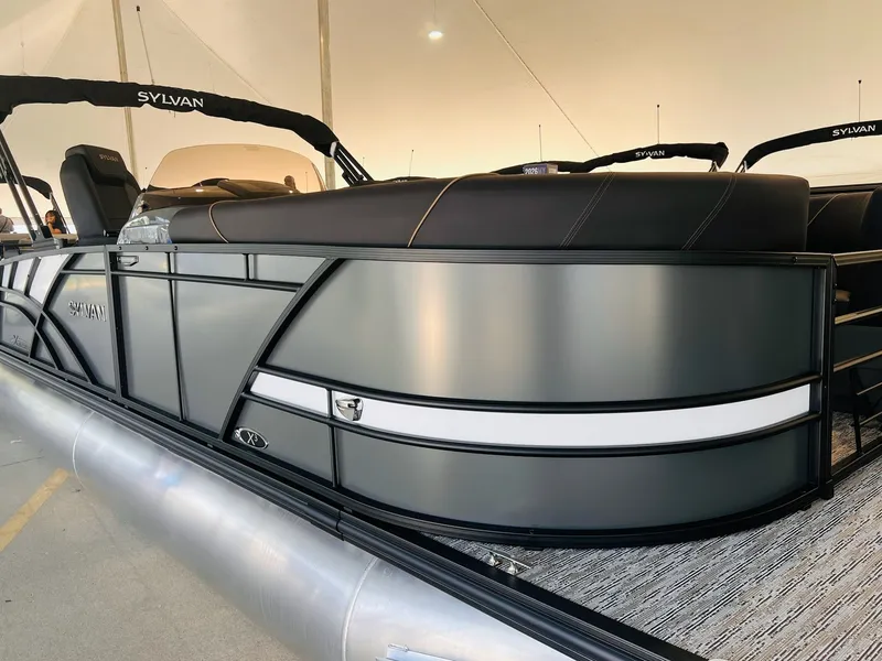 Slide: The Image of Sylvan X3 CLZ DH Mirage - Platinum Pkg 2026 - 11