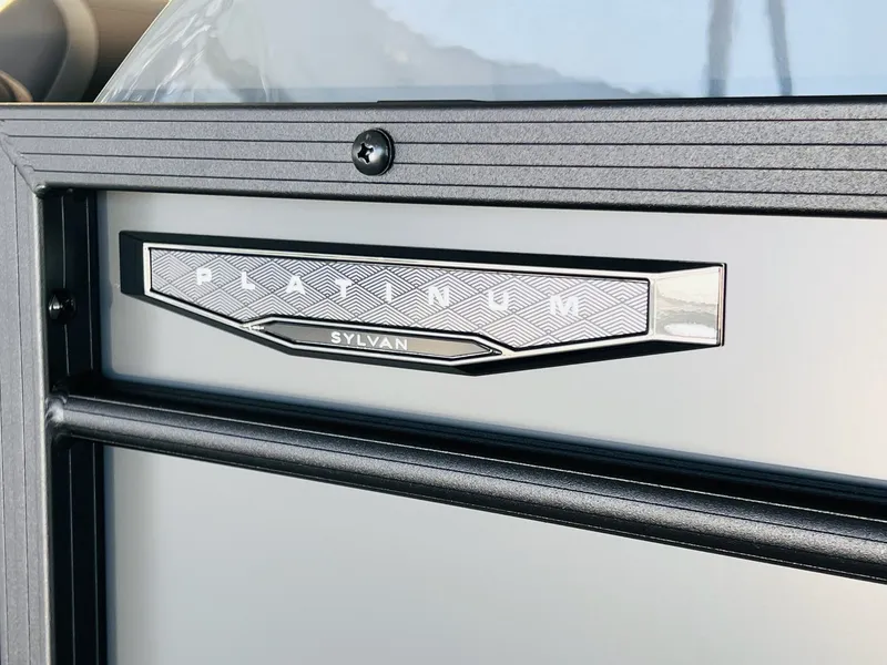 Slide: The Image of Sylvan X3 CLZ DH Mirage - Platinum Pkg 2026 - 23