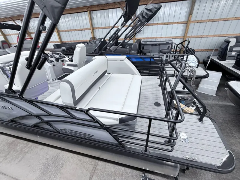 Slide: The Image of Sylvan X3 CLZ DH Mirage Tritoon 2026 - 11