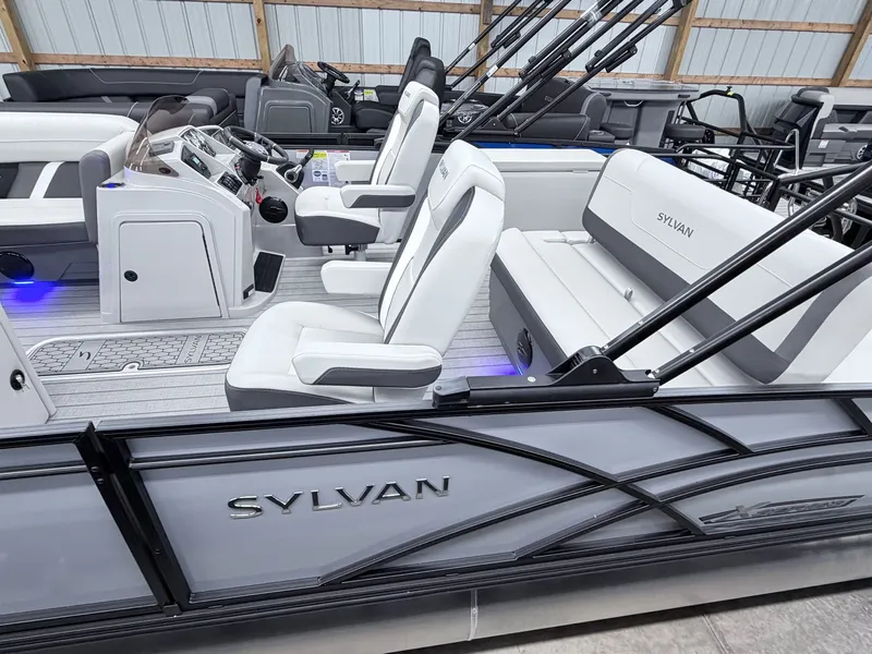 Slide: The Image of Sylvan X3 CLZ DH Mirage Tritoon 2026 - 12