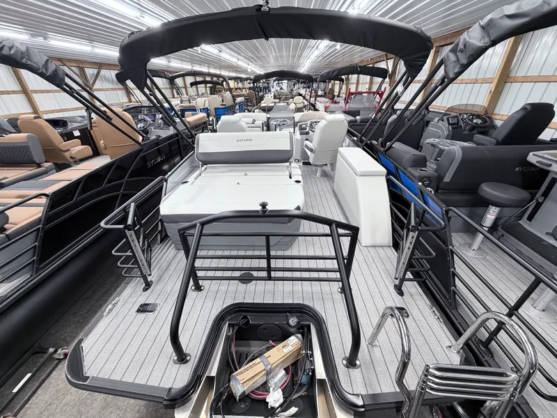 Slide: The Image of Sylvan X3 CLZ DH Mirage Tritoon 2026 - 18