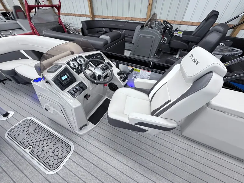 Slide: The Image of Sylvan X3 CLZ DH Mirage Tritoon 2026 - 25
