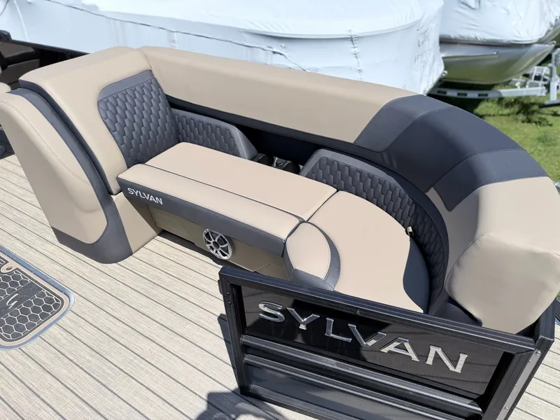 Slide: The Image of Sylvan L5 DLZ Bar Tritoon 2026 - 14