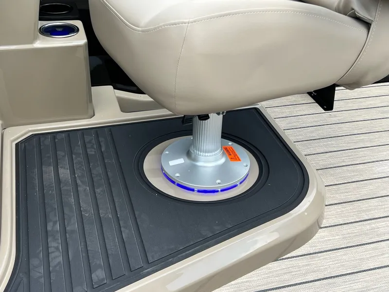 Slide: The Image of Sylvan Mirage 8520 Cruise 2026 - 32