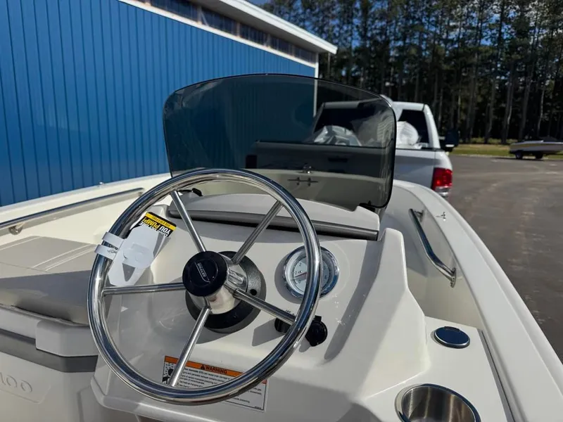 Slide: The Image of Boston Whaler 130 Super Sport 2026 - 17