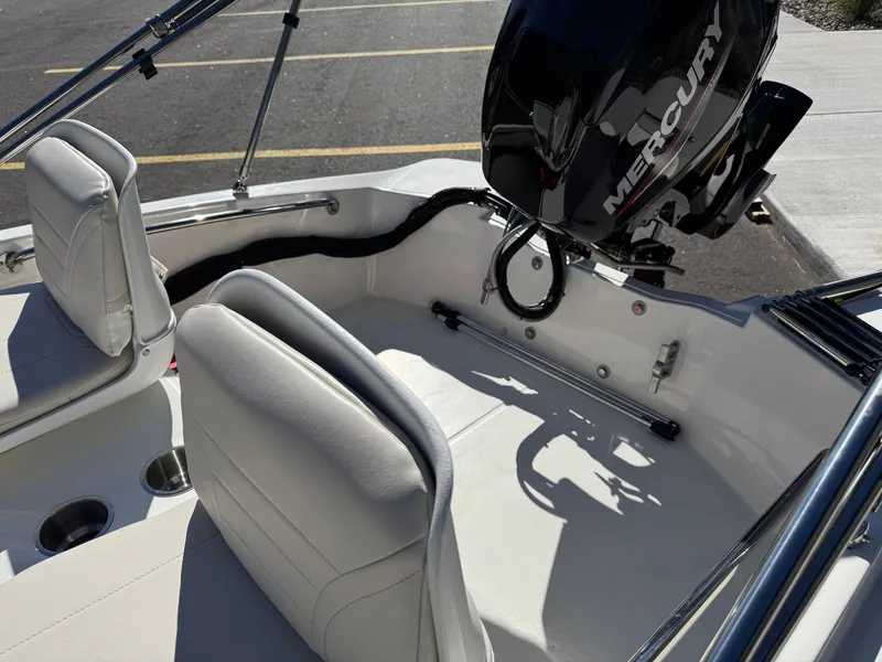 Slide: The Image of Boston Whaler 130 Super Sport 2026 - 23